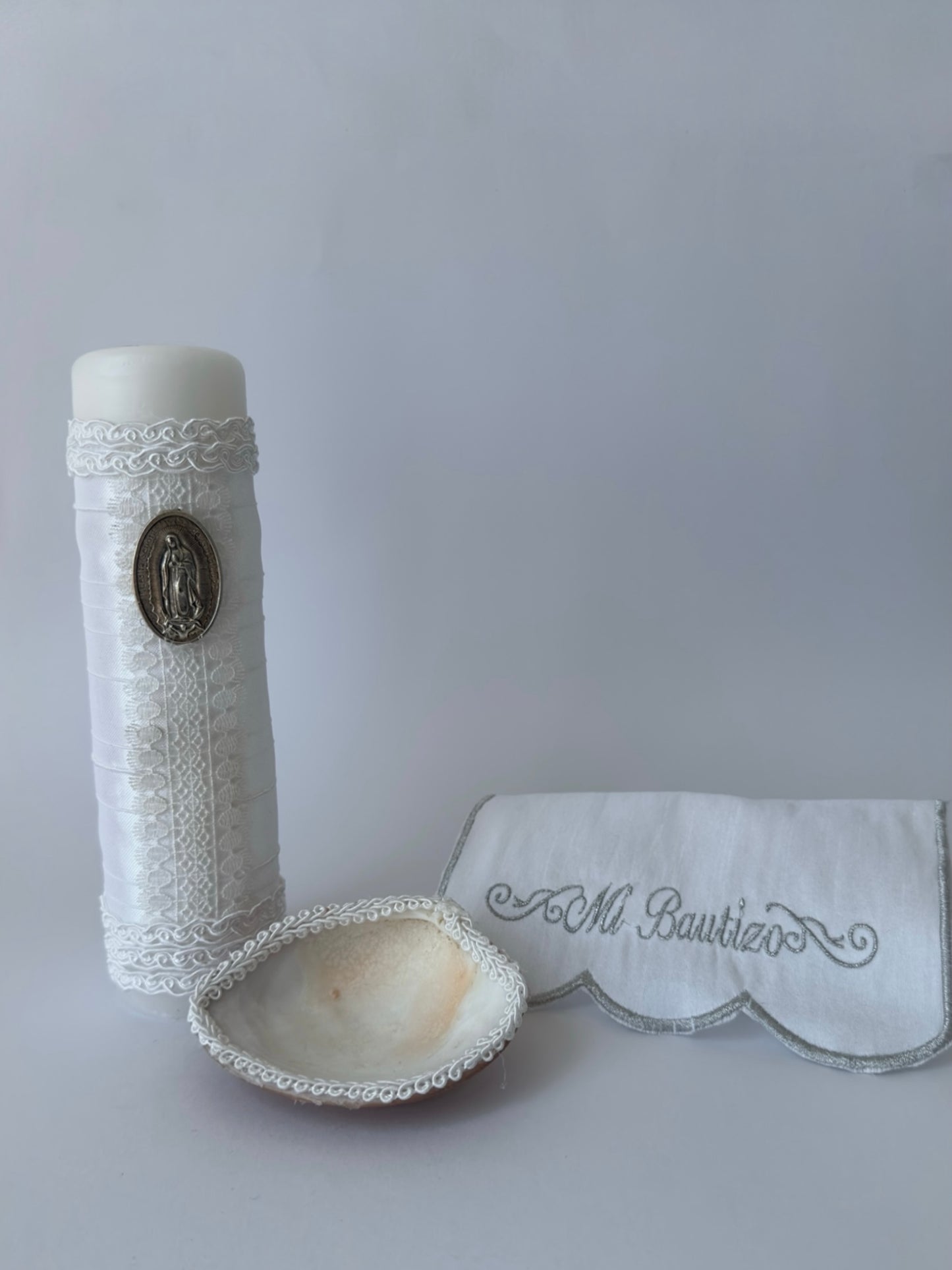 Kit para bautizo con motivo de Virgen de Guadalupe